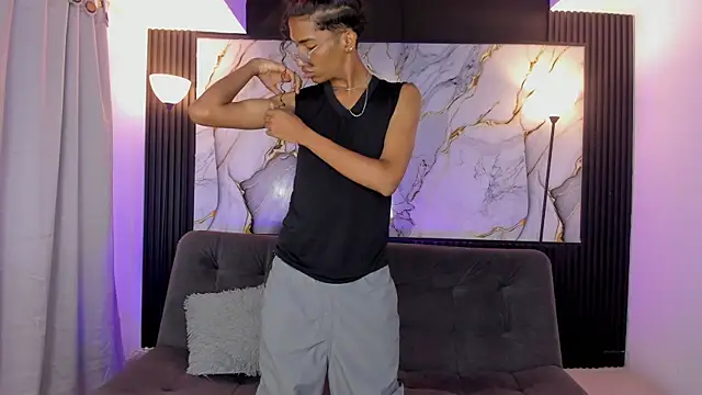 triiangel latinboy online show from 24, 5, 2026