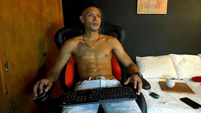 Snapshot of nicolas_valmont chatting on 28, 7, 2026 nicolas valmont online show from 28, 7, 2026