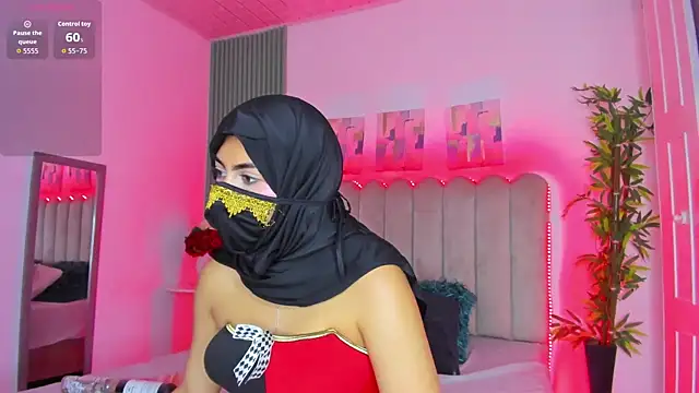 Snapshot of Layla_amirah chatting on 5, 5, 2026 Layla amirah online show from 5, 5, 2026