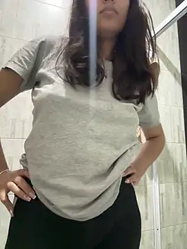 Snapshot of Layla_amirah chatting on 29, 5, 2026 Layla amirah online show from 29, 5, 2026