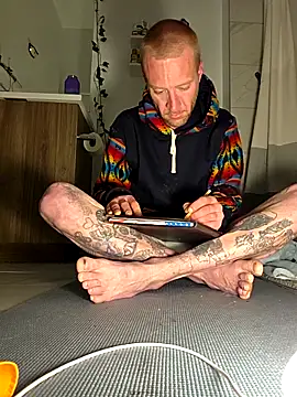 rawanduncut4u online show from 9, 4, 2026