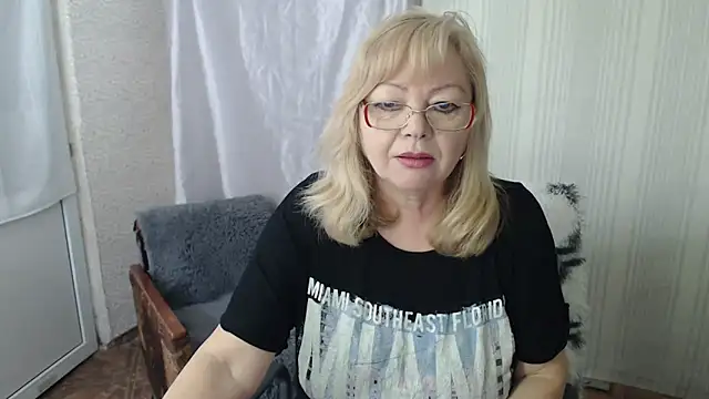 Snapshot of LavandaMay chatting on 20, 4, 2026 LavandaMay online show from 20, 4, 2026
