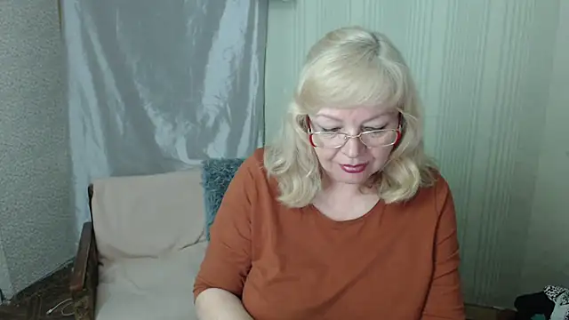 Snapshot of LavandaMay chatting on 15, 5, 2026 LavandaMay online show from 15, 5, 2026