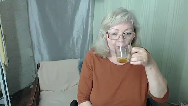 Snapshot of LavandaMay chatting on 23, 5, 2026 LavandaMay online show from 23, 5, 2026