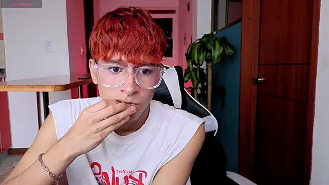 Snapshot of Ryan_y_tony chatting on 13, 4, 2026 Ryan y tony online show from 13, 4, 2026