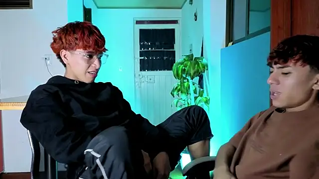 Snapshot of Ryan_y_tony chatting on 15, 4, 2026 Ryan y tony online show from 15, 4, 2026