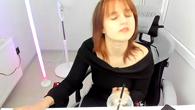 Snapshot of GoldenKiss chatting on 23, 5, 2026 GoldenKiss online show from 23, 5, 2026