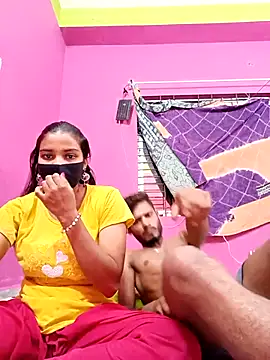 Snapshot of Hot-Couple4 chatting on 21, 4, 2026 Hot-Couple4 online show from 21, 4, 2026