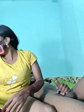 Snapshot of Hot-Couple4 chatting on 8, 5, 2026 Hot-Couple4 online show from 8, 5, 2026