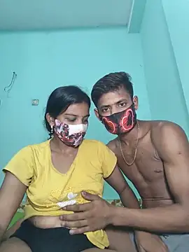 Snapshot of Hot-Couple4 chatting on 24, 5, 2026 Hot-Couple4 online show from 24, 5, 2026