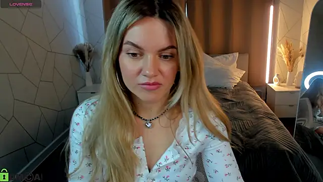Snapshot of Jennifer_Perezz chatting on 21, 4, 2026 Jennifer Perezz online show from 21, 4, 2026