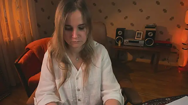 Snapshot of MiaSparkes chatting on 6, 5, 2026 MiaSparkes online show from 6, 5, 2026