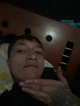 Snapshot of Aaron_Brink_ chatting on 13, 4, 2026 Aaron Brink online show from 13, 4, 2026