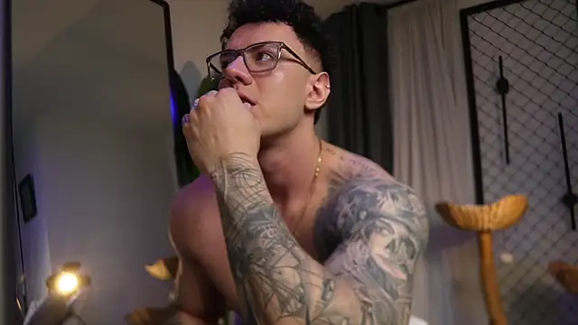 Snapshot of Thomas_Falcon1 chatting on 26, 5, 2026 Thomas Falcon1 online show from 26, 5, 2026