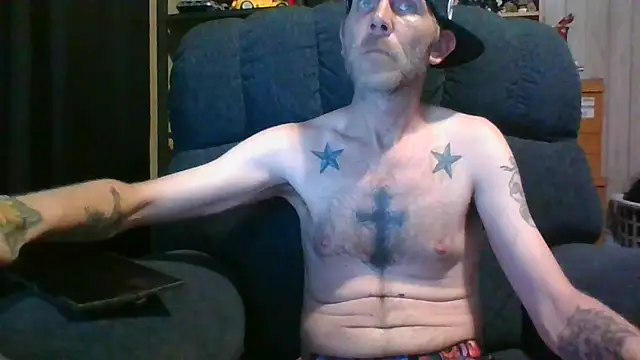 Snapshot of EEYORE86 chatting on 15, 4, 2026 EEYORE86 online show from 15, 4, 2026