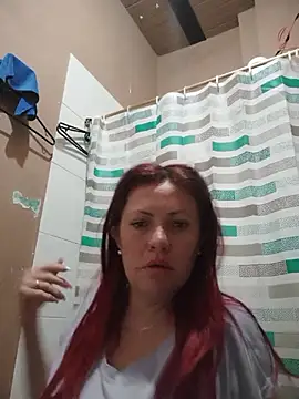 Snapshot of carolinhe26 chatting on 23, 6, 2026 carolinhe26 online show from 23, 6, 2026