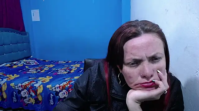 Snapshot of carolinhe26 chatting on 8, 7, 2026 carolinhe26 online show from 8, 7, 2026
