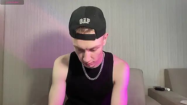 Travis Gracile online show from 24, 4, 2026