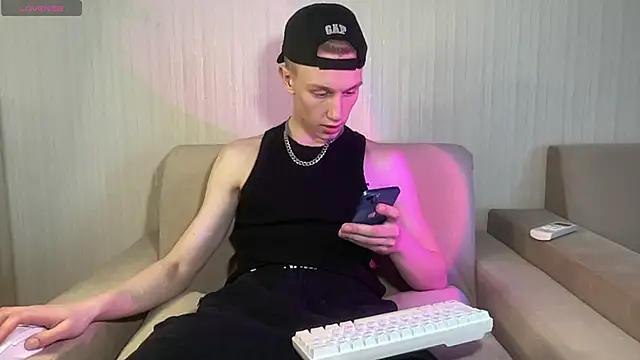 Travis Gracile online show from 26, 4, 2026