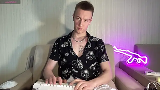 Snapshot of Travis_Gracile chatting on 11, 6, 2026 Travis Gracile online show from 11, 6, 2026
