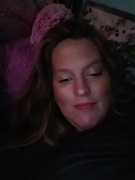 Snapshot of BOUNCYdddBRE chatting on 4, 6, 2026 BOUNCYdddBRE online show from 4, 6, 2026