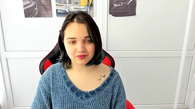 Snapshot of Caroline_cutte chatting on 2, 5, 2026 Caroline cutte online show from 2, 5, 2026