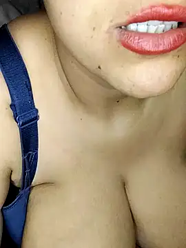 Snapshot of lmiyasdg chatting on 13, 4, 2026 lmiyasdg online show from 13, 4, 2026