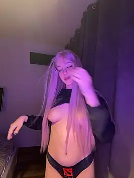 Yui and Raiden online show from 11, 4, 2026