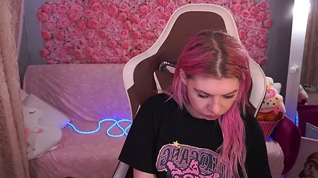PinkyTrix online show from 30, 5, 2026