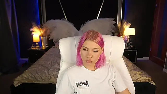 Snapshot of PinkyTrix chatting on 14, 7, 2026 PinkyTrix online show from 14, 7, 2026