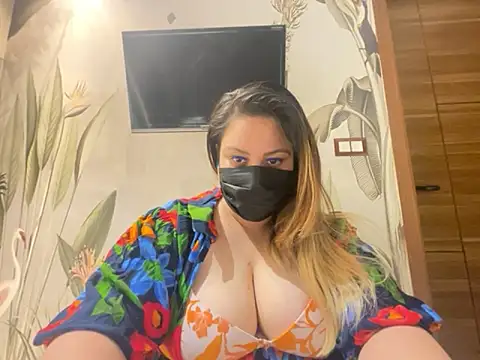 Snapshot of kavyasingh36 chatting on 5, 5, 2026 kavyasingh36 online show from 5, 5, 2026