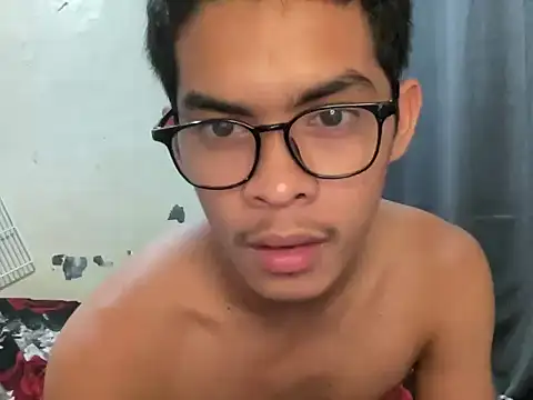 Snapshot of yourhotasian_jhonpol16 chatting on 14, 4, 2026 yourhotasian jhonpol16 online show from 14, 4, 2026