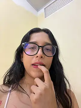 Snapshot of milakitti chatting on 1, 5, 2026 milakitti online show from 1, 5, 2026
