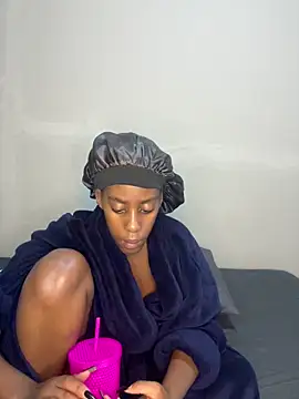 petite bee online show from 12, 5, 2026
