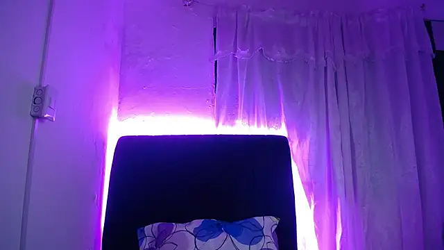 Snapshot of daira2006 chatting on 15, 4, 2026 daira2006 online show from 15, 4, 2026