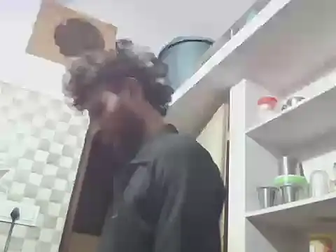 Snapshot of itsmemadhu2019 chatting on 12, 4, 2026 itsmemadhu2019 online show from 12, 4, 2026