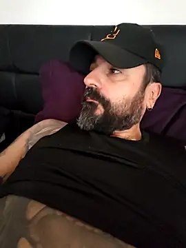 malese983 online show from 15, 4, 2026