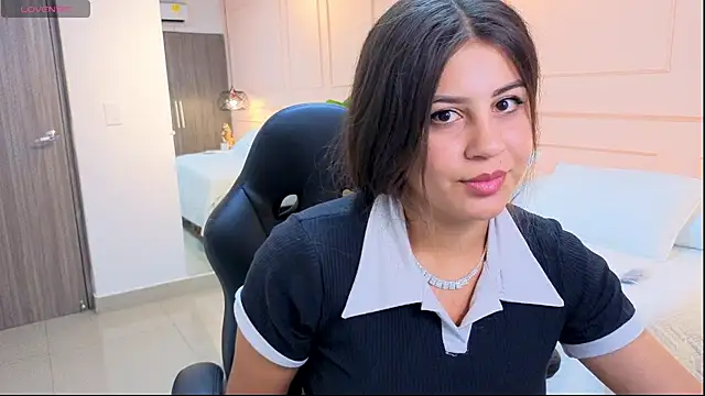 Snapshot of OLIVIA_GARCIA__ chatting on 15, 4, 2026 OLIVIA GARCIA online show from 15, 4, 2026