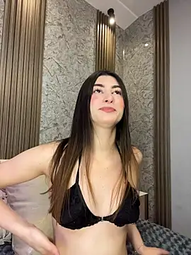 Snapshot of evelyn_hills chatting on 3, 6, 2026 evelyn hills online show from 3, 6, 2026
