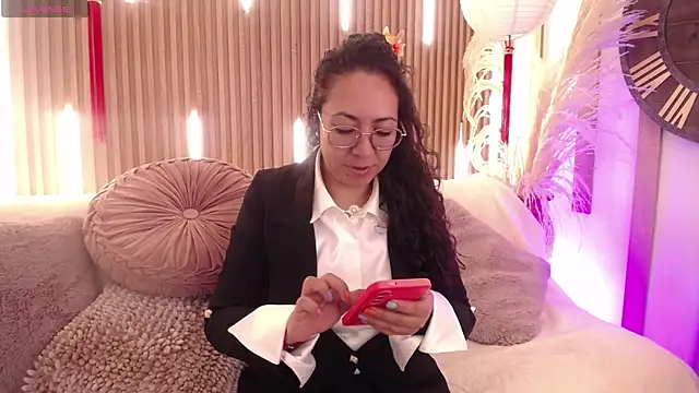 Velvet Curly online show from 13, 5, 2026