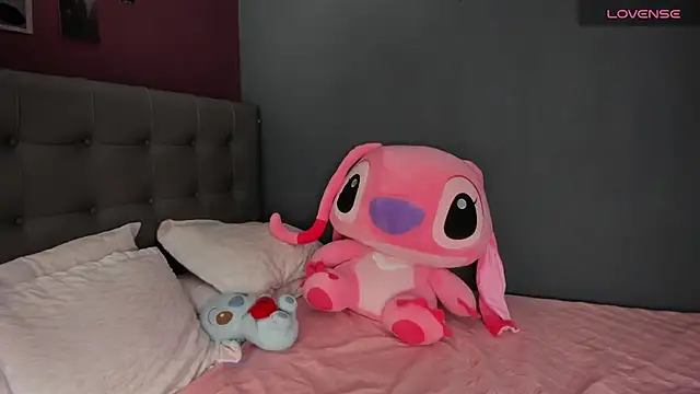 Snapshot of Charlotte_james1 chatting on 14, 4, 2026 Charlotte james1 online show from 14, 4, 2026