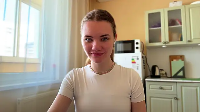 doana bebriti online show from 28, 4, 2026