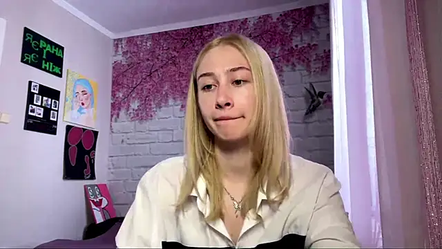 Snapshot of CozyPeonyy chatting on 15, 4, 2026 CozyPeonyy online show from 15, 4, 2026