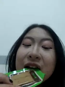 Snapshot of leexmm chatting on 16, 4, 2026 leexmm online show from 16, 4, 2026