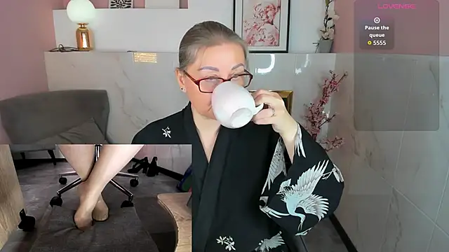 Alexandra Kind online show from 14, 6, 2026