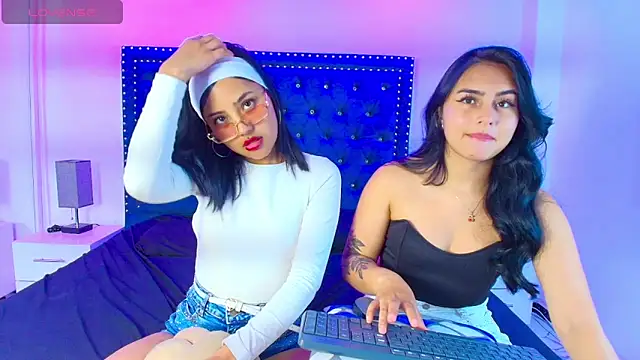 Snapshot of Serena_and_zoe chatting on 15, 4, 2026 Serena and zoe online show from 15, 4, 2026