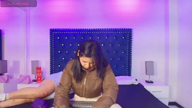 Serena and zoe online show from 5, 5, 2026