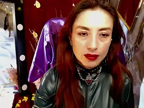 Snapshot of Queenscarlettsecret chatting on 3, 6, 2026 Queenscarlettsecret online show from 3, 6, 2026