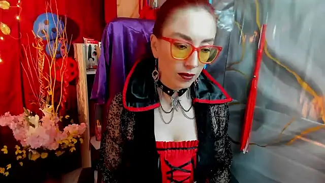Snapshot of Queenscarlettsecret chatting on 13, 7, 2026 Queenscarlettsecret online show from 13, 7, 2026