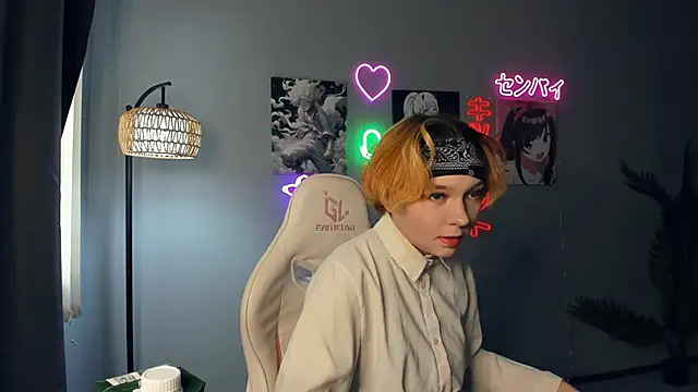 Snapshot of JoGarder chatting on 15, 4, 2026 JoGarder online show from 15, 4, 2026